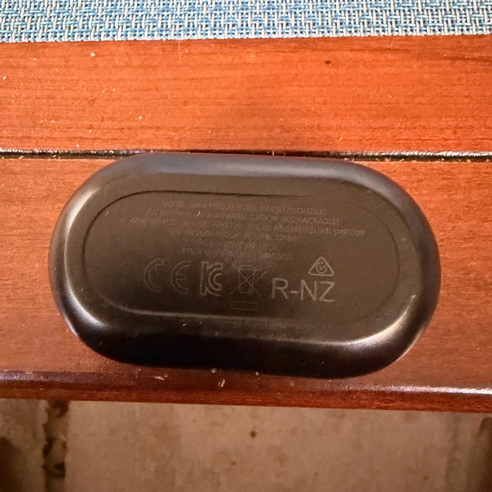 Samsung Black Earbuds Charging Case